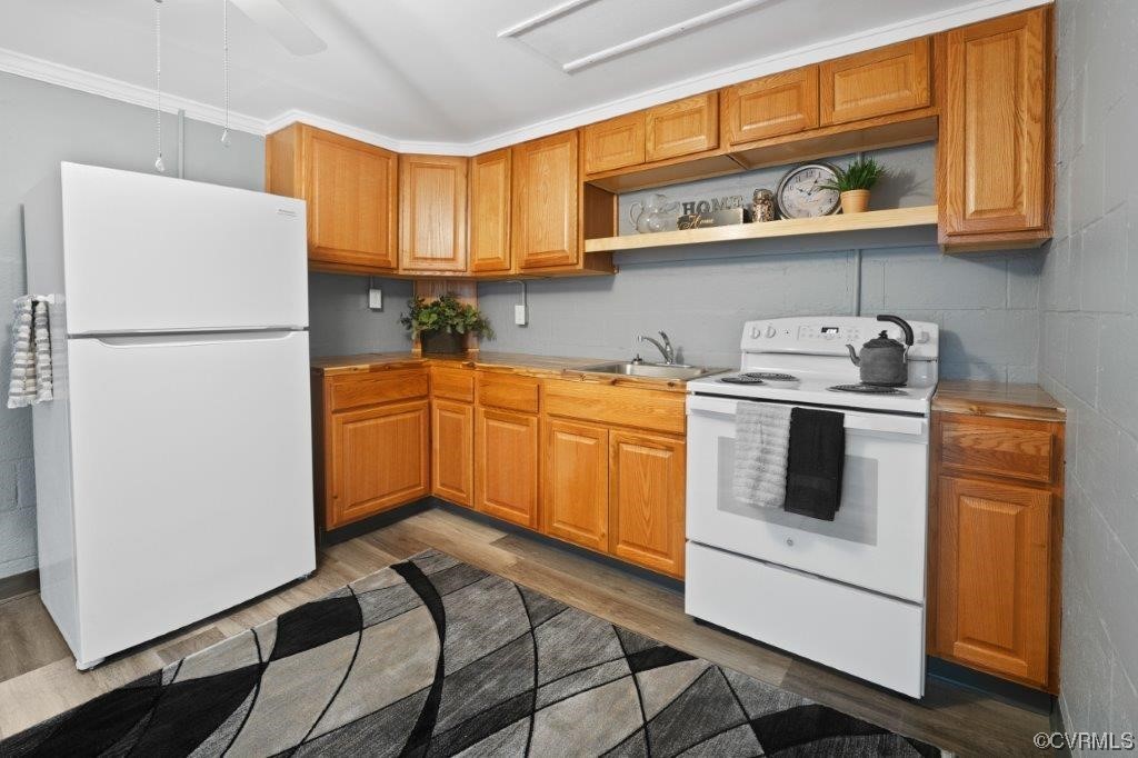 134 Ampthill Road Cartersville, VA 23027 - Photo 47 of 50 a utility room with dryer and washer
