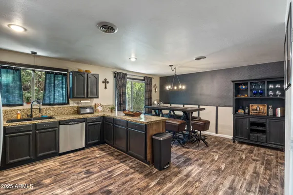 $2,100 | 3361 West Hansen, Show Low, AZ 85901