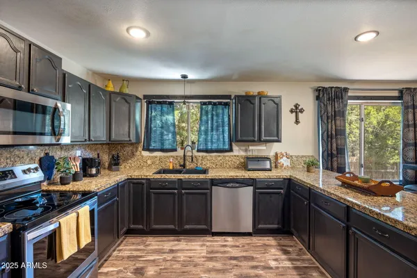 $2,100 | 3361 West Hansen, Show Low, AZ 85901