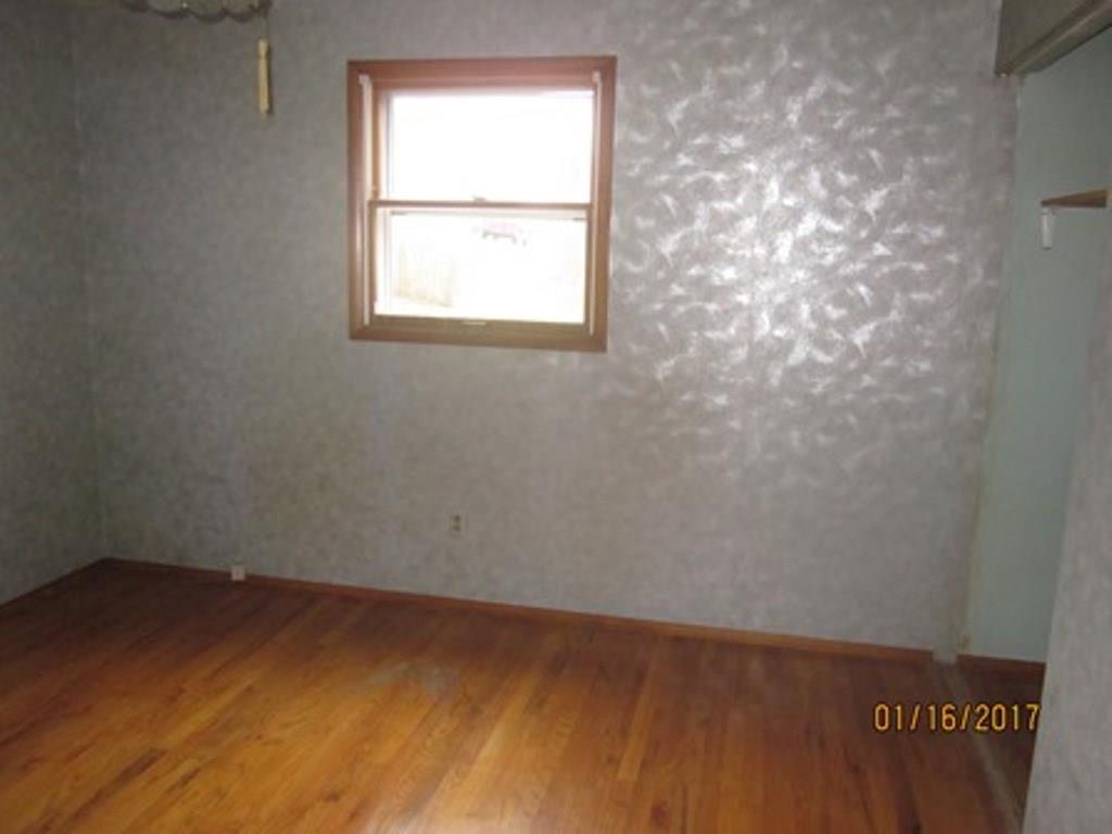 1085 Broughton Road Pittsburgh, PA 15236 - Photo 7 of 13 Gallery Image 7