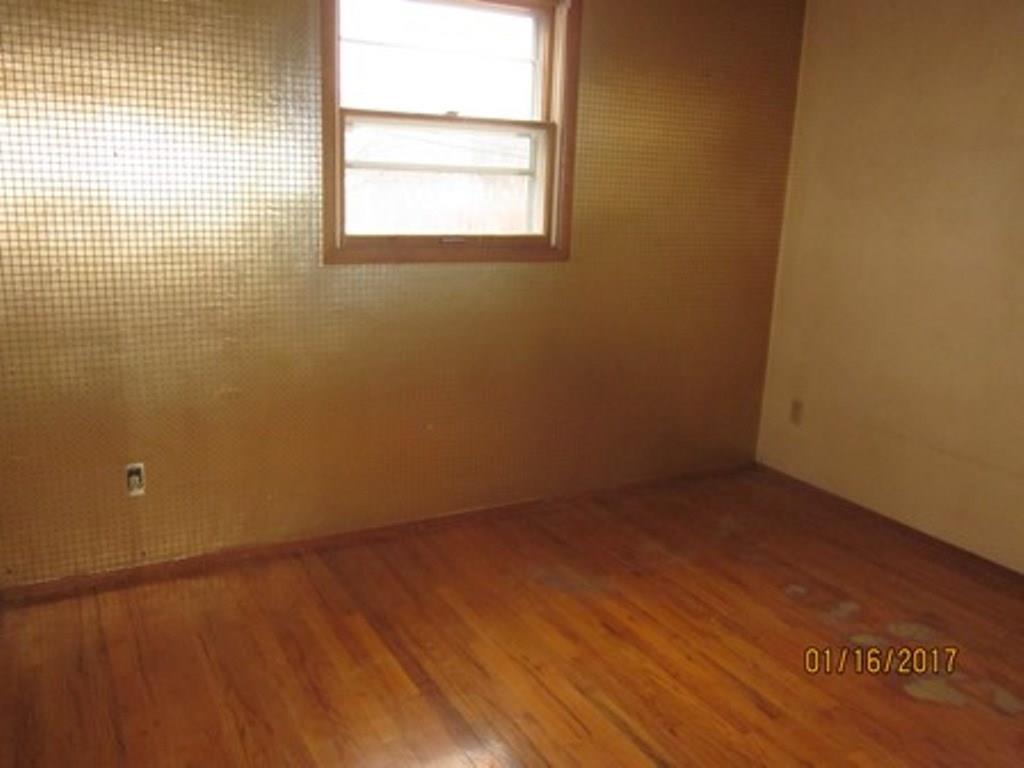 1085 Broughton Road Pittsburgh, PA 15236 - Photo 9 of 13 Gallery Image 9