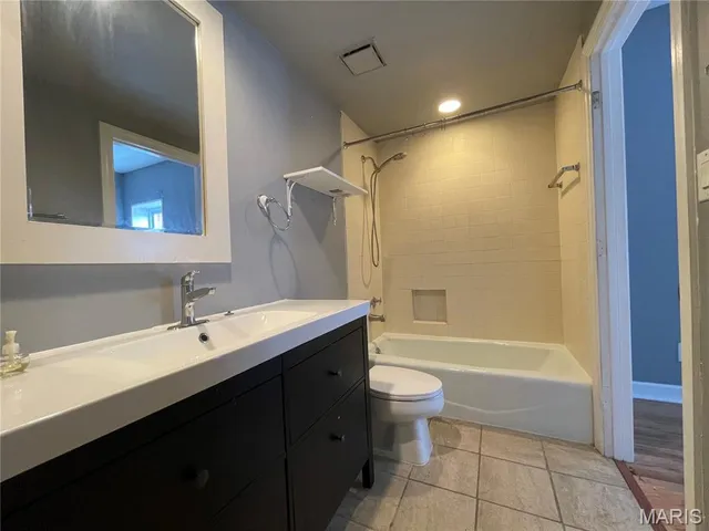 $239,000 | 5621 Waterman Boulevard, Unit 5, St. Louis, MO 63112