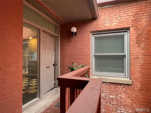 $239,000 | 5621 Waterman Boulevard, Unit 5, St. Louis, MO 63112