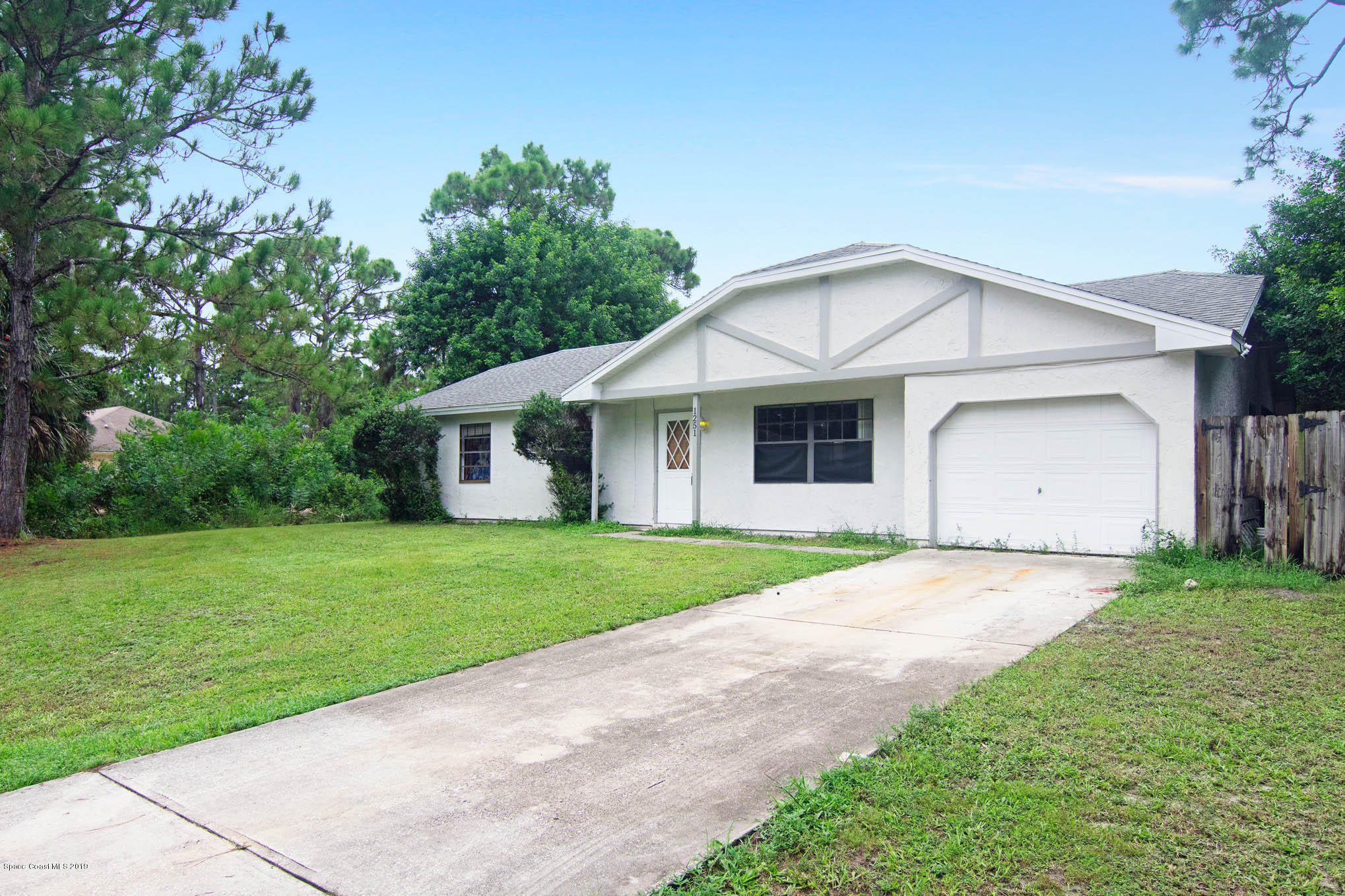 1251 Whitehurst Road Southwest Palm Bay, FL 32908 - Photo 3 of 22 DSC_0138