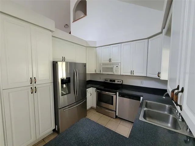 $2,650 | 37515 Phelps Road, Zephyrhills, FL 33541