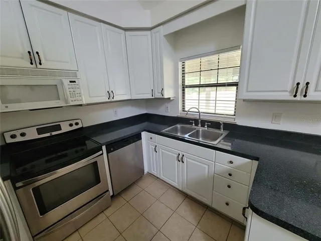 $2,650 | 37515 Phelps Road, Zephyrhills, FL 33541