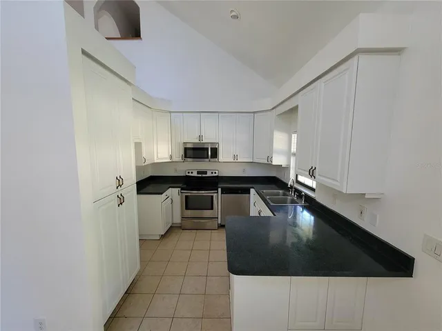 $2,650 | 37515 Phelps Road, Zephyrhills, FL 33541