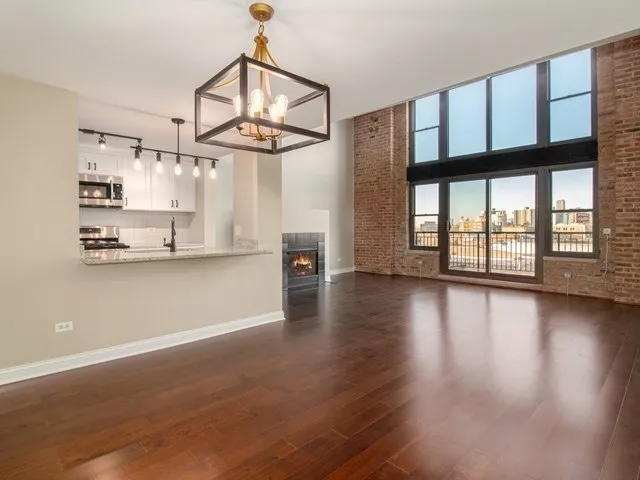 $398,400 | 50 East 26th Street, Unit 406, Chicago, IL 60616