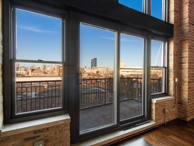 $398,400 | 50 East 26th Street, Unit 406, Chicago, IL 60616