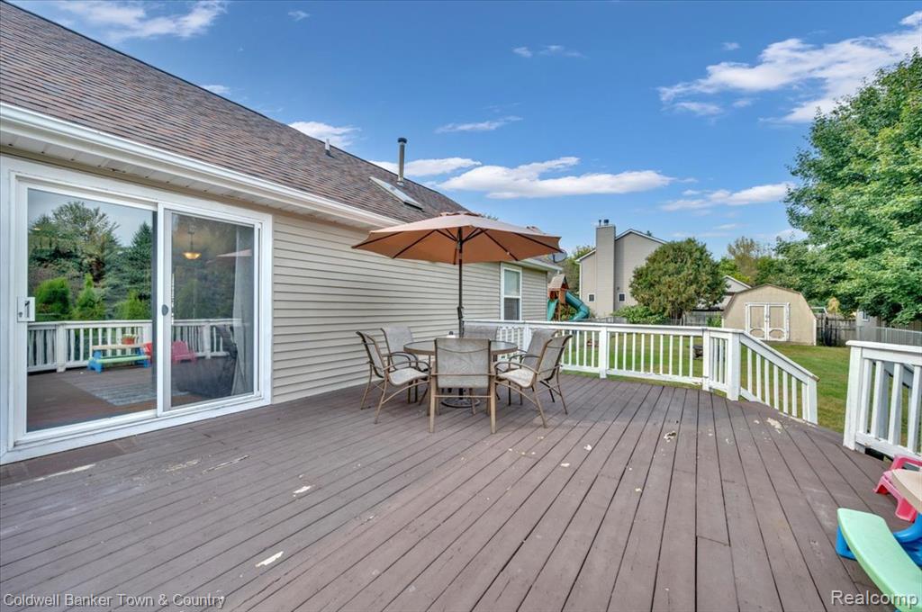 211 Colfax Street Fenton, MI 48430 - Photo 8 of 31 Gallery Image 8