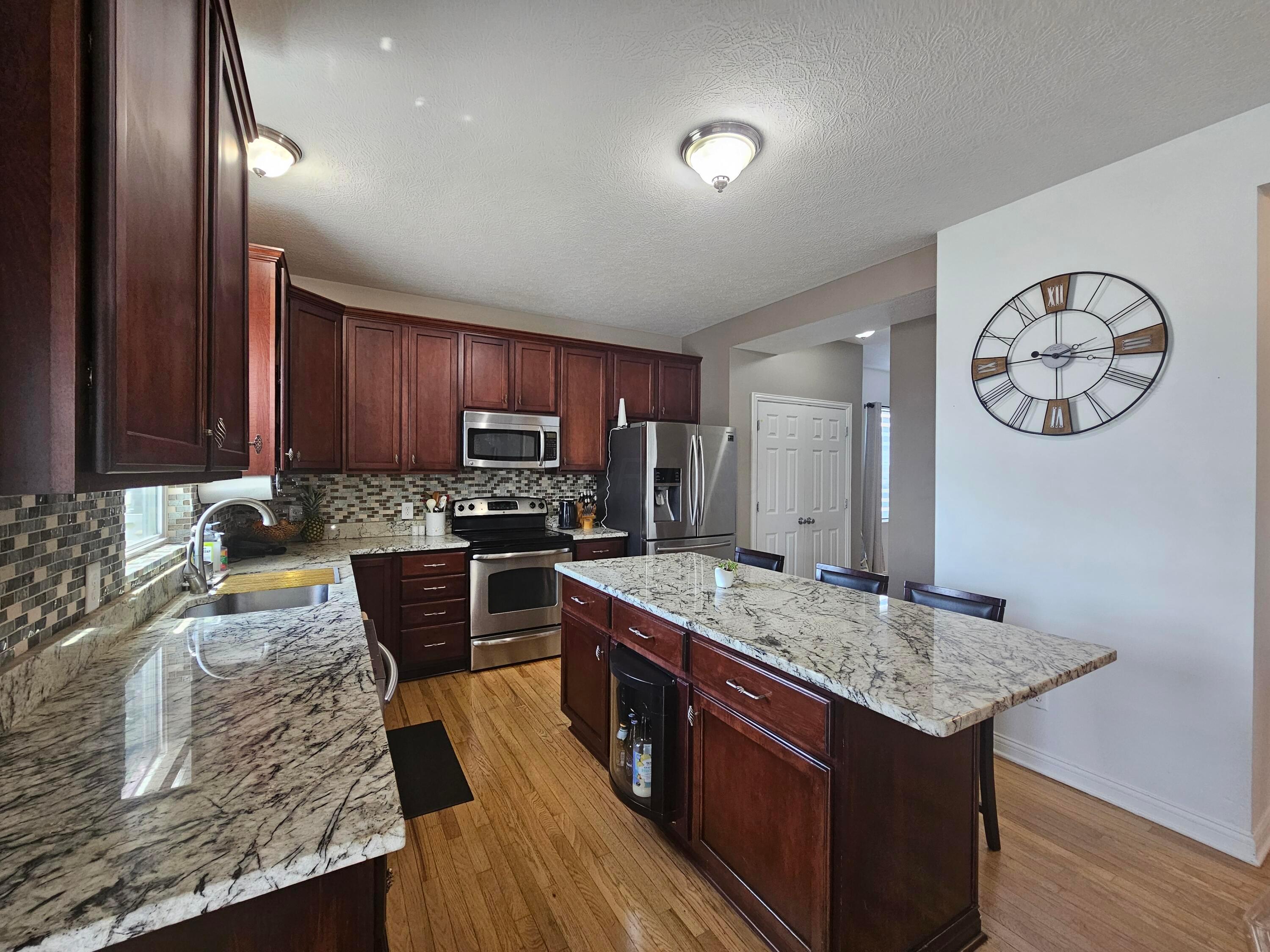 5787 Aderholt Road Dublin, OH 43016 - Photo 6 of 40 20250711_141722