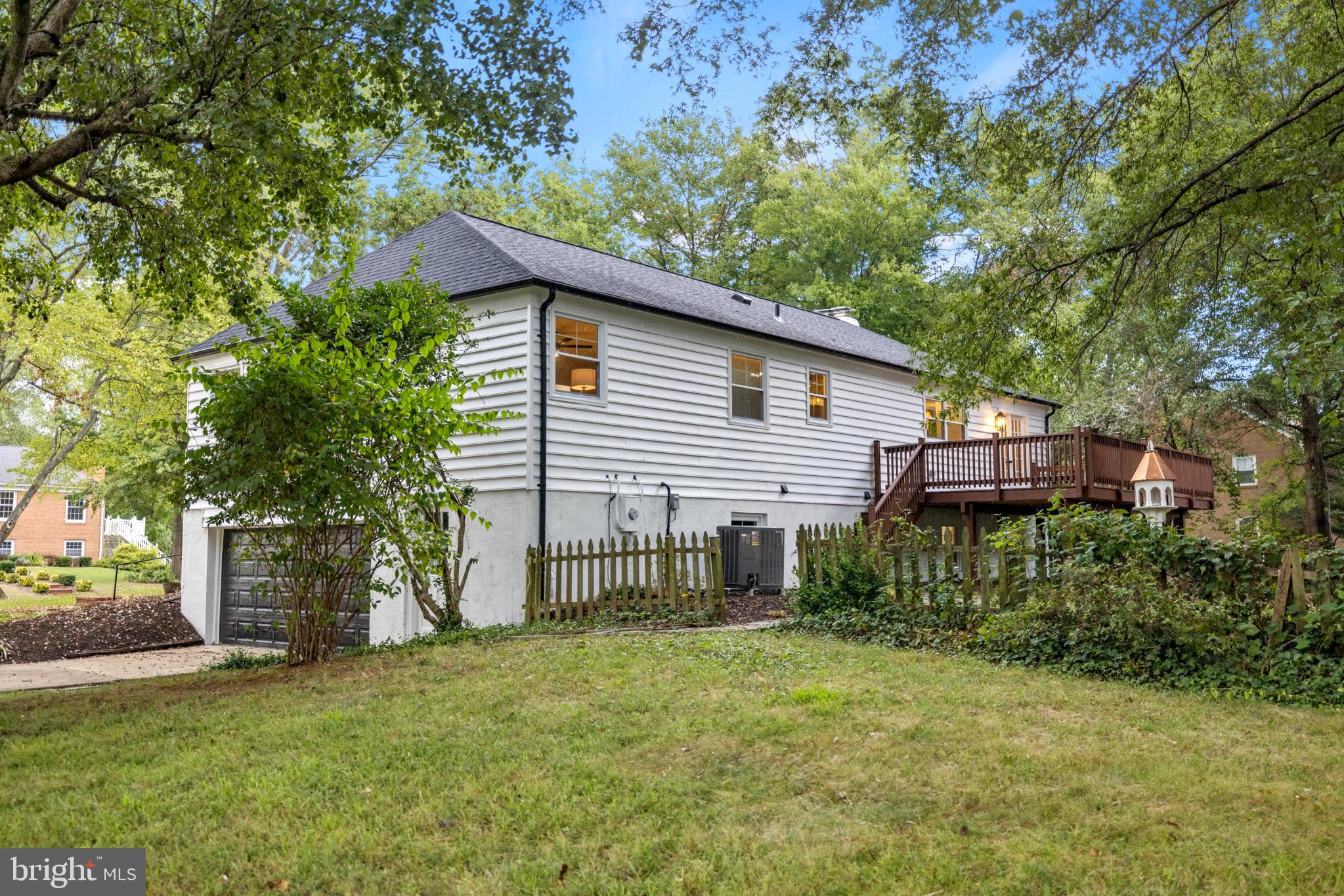 4207 Scotland Road Alexandria, VA 22309 - Photo 4 of 41