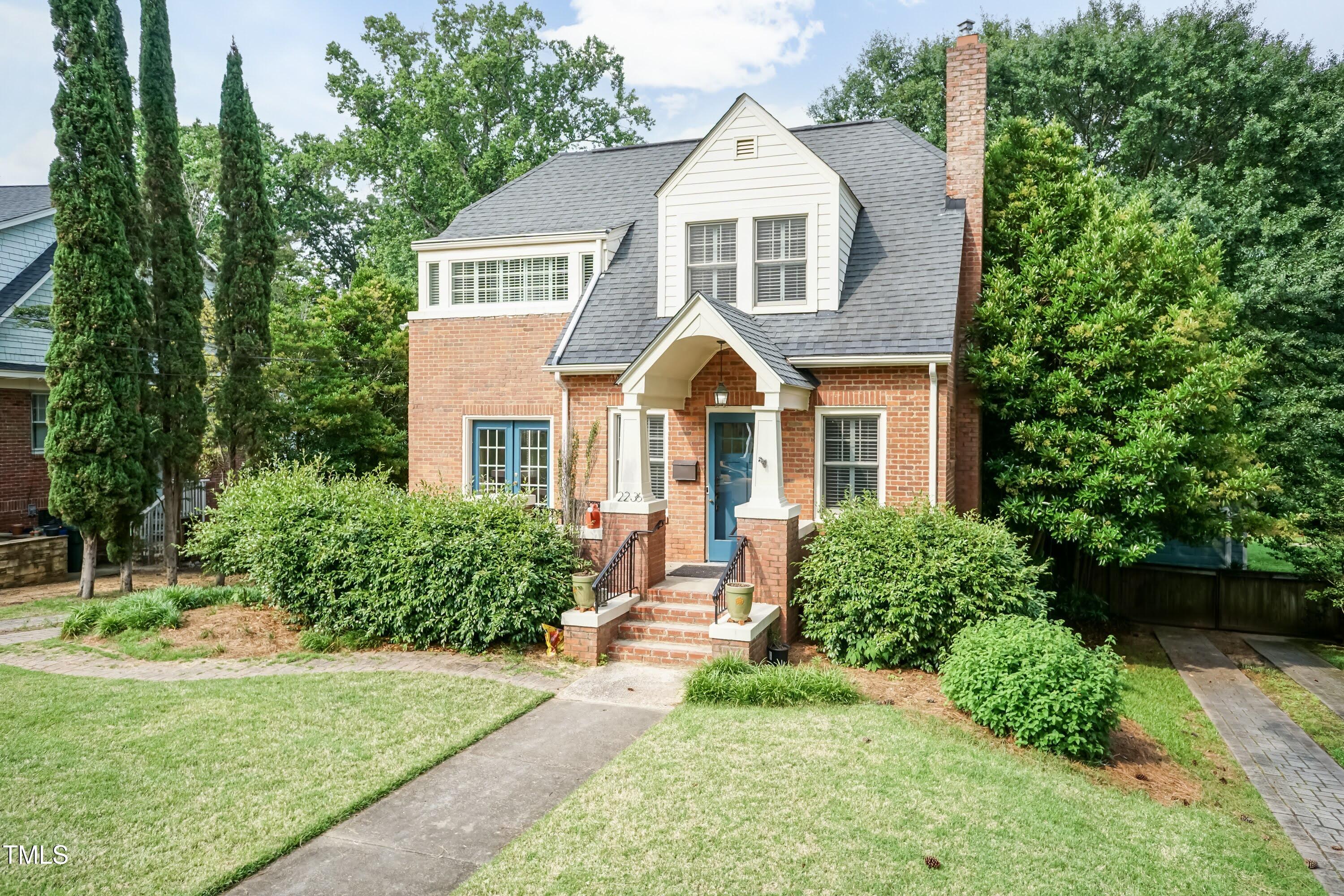 2236 The Circle Raleigh, NC 27608 - Photo 3 of 61 Front 03
