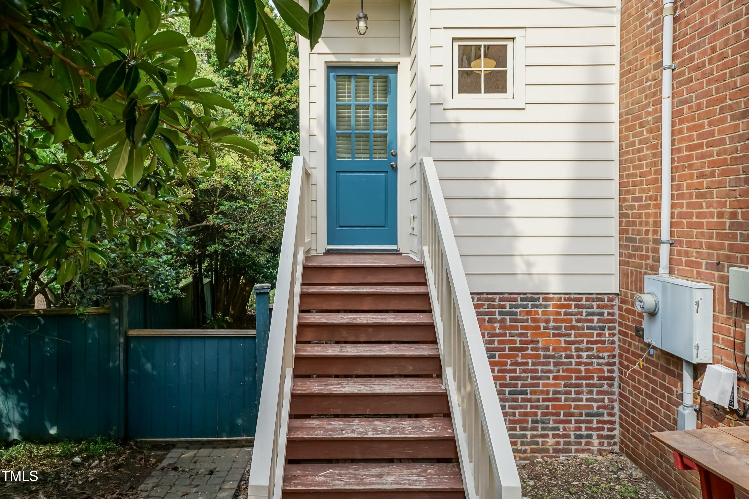 2236 The Circle Raleigh, NC 27608 - Photo 54 of 61 Doorway 01