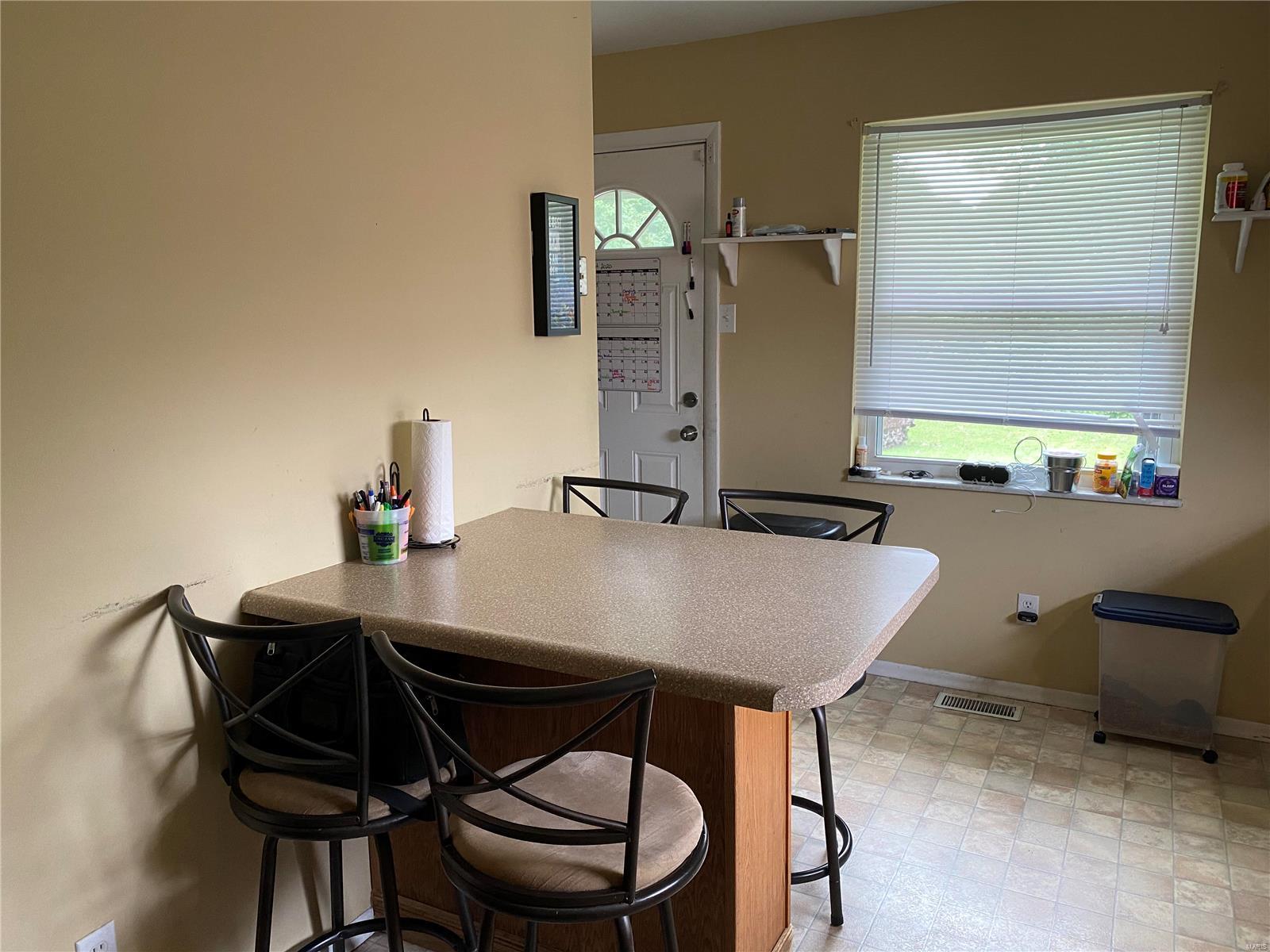 835 Cole Boulevard St. Charles, MO 63301 - Photo 4 of 16