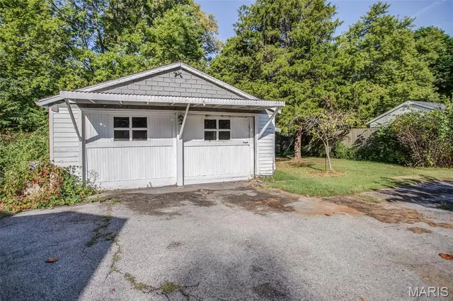 $130,000 | 214 Union Hill Road, Fairview Heights, IL 62208