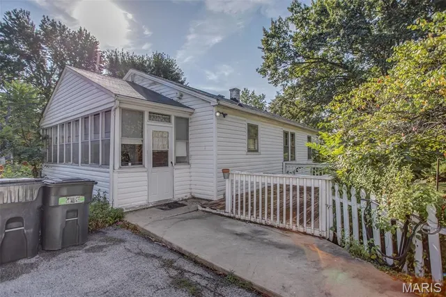 $130,000 | 214 Union Hill Road, Fairview Heights, IL 62208