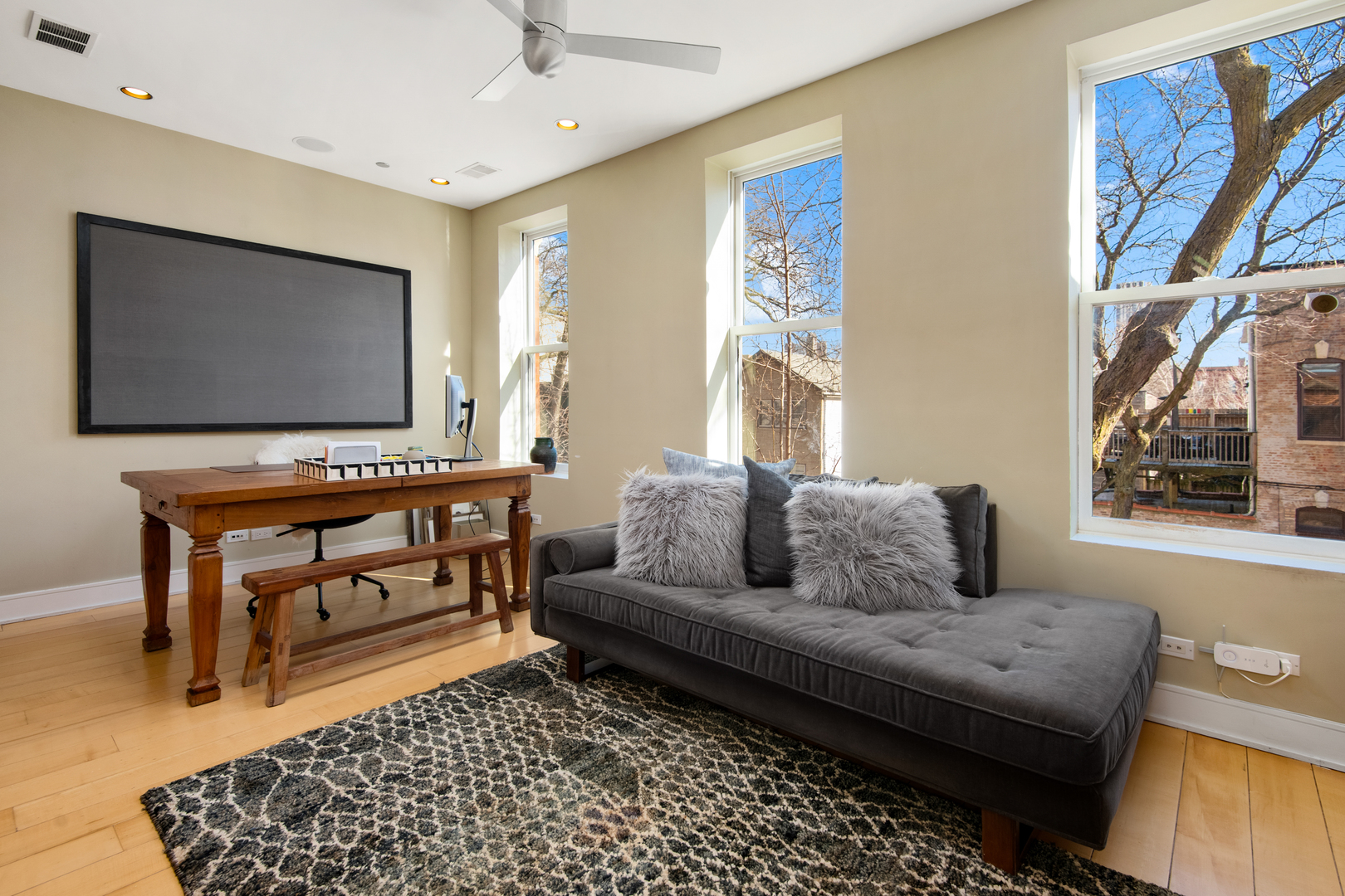1708 North Mohawk Street Chicago, IL 60614 - Photo 23 of 33 a living room with furniture and a flat screen tv