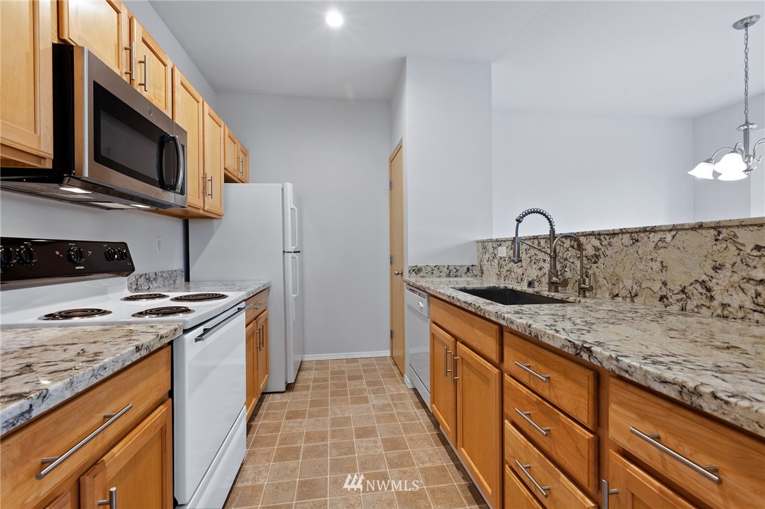 2808 Southeast 8th Place, Unit 2109 Renton, WA 98058 - Photo 12 of 27 Gallery Image 12