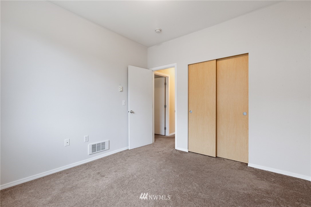 2808 Southeast 8th Place, Unit 2109 Renton, WA 98058 - Photo 23 of 27 Gallery Image 23