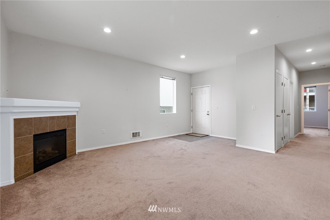 2808 Southeast 8th Place, Unit 2109 Renton, WA 98058 - Photo 4 of 27 Gallery Image 4