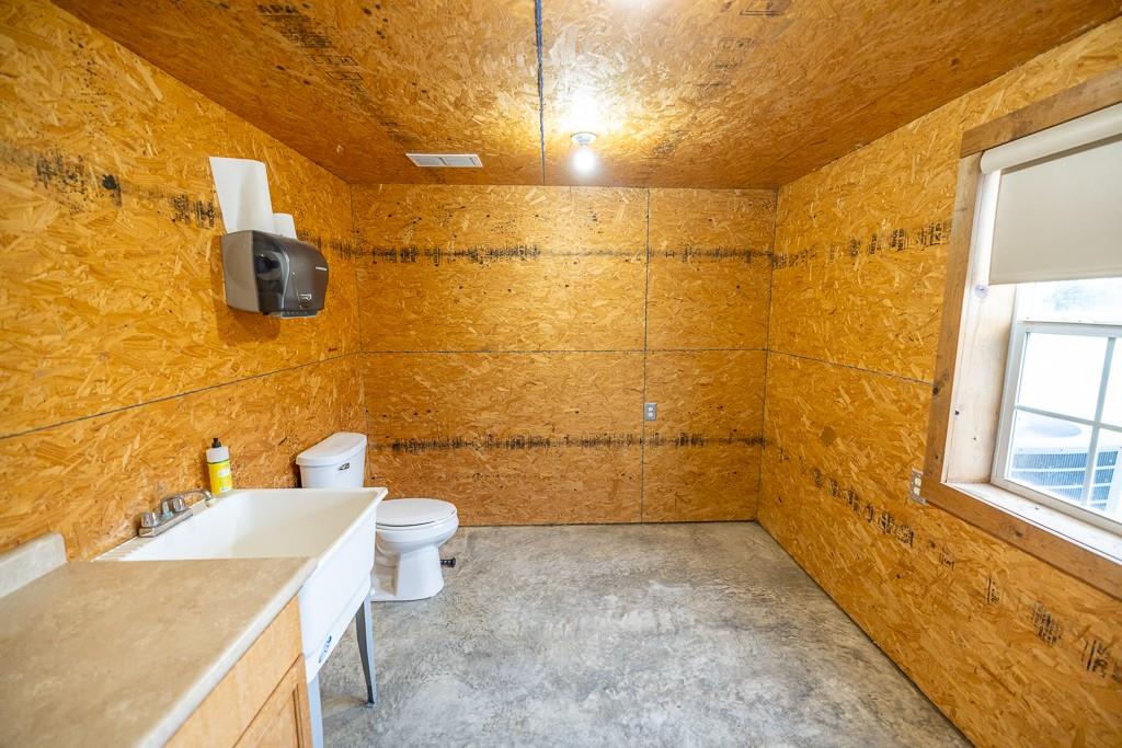 520 Northeast 15504 County Road Archie, MO 64725 - Photo 32 of 76