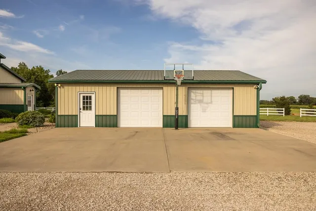 $620,000 | 520 Northeast 15504 County Road, Archie, MO 64725