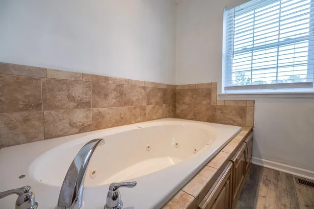 $620,000 | 520 Northeast 15504 County Road, Archie, MO 64725