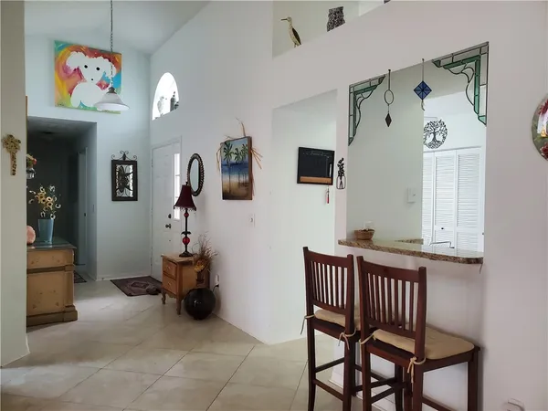 $2,500 | 572 10th Place, Vero Beach, FL 32960