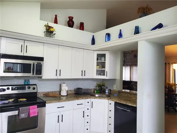 $2,500 | 572 10th Place, Vero Beach, FL 32960