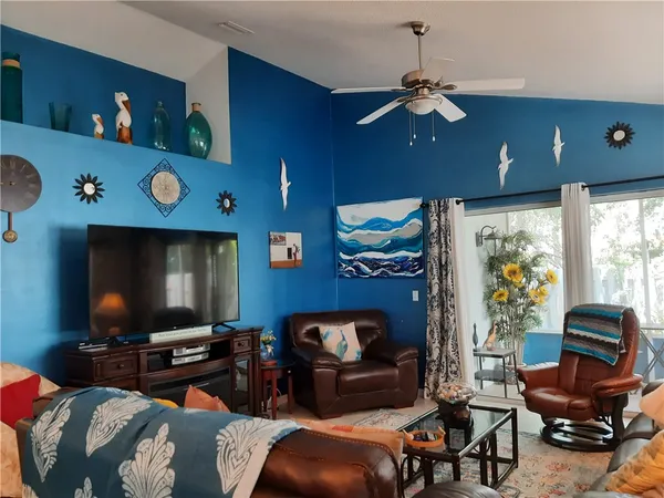 $2,500 | 572 10th Place, Vero Beach, FL 32960