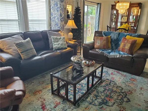 $2,500 | 572 10th Place, Vero Beach, FL 32960