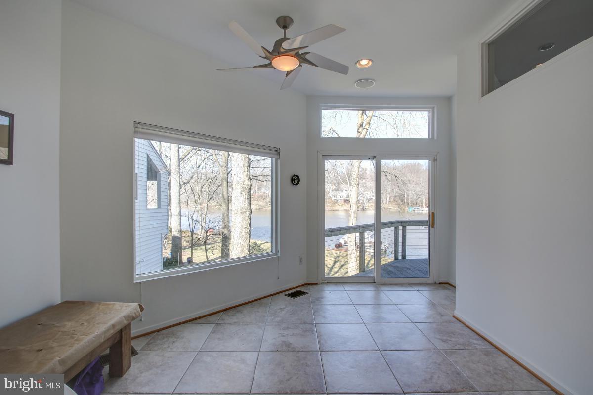 2258 Compass Point Lane Reston, VA 20191 - Photo 21 of 54 Sun Room-your plants will love it!