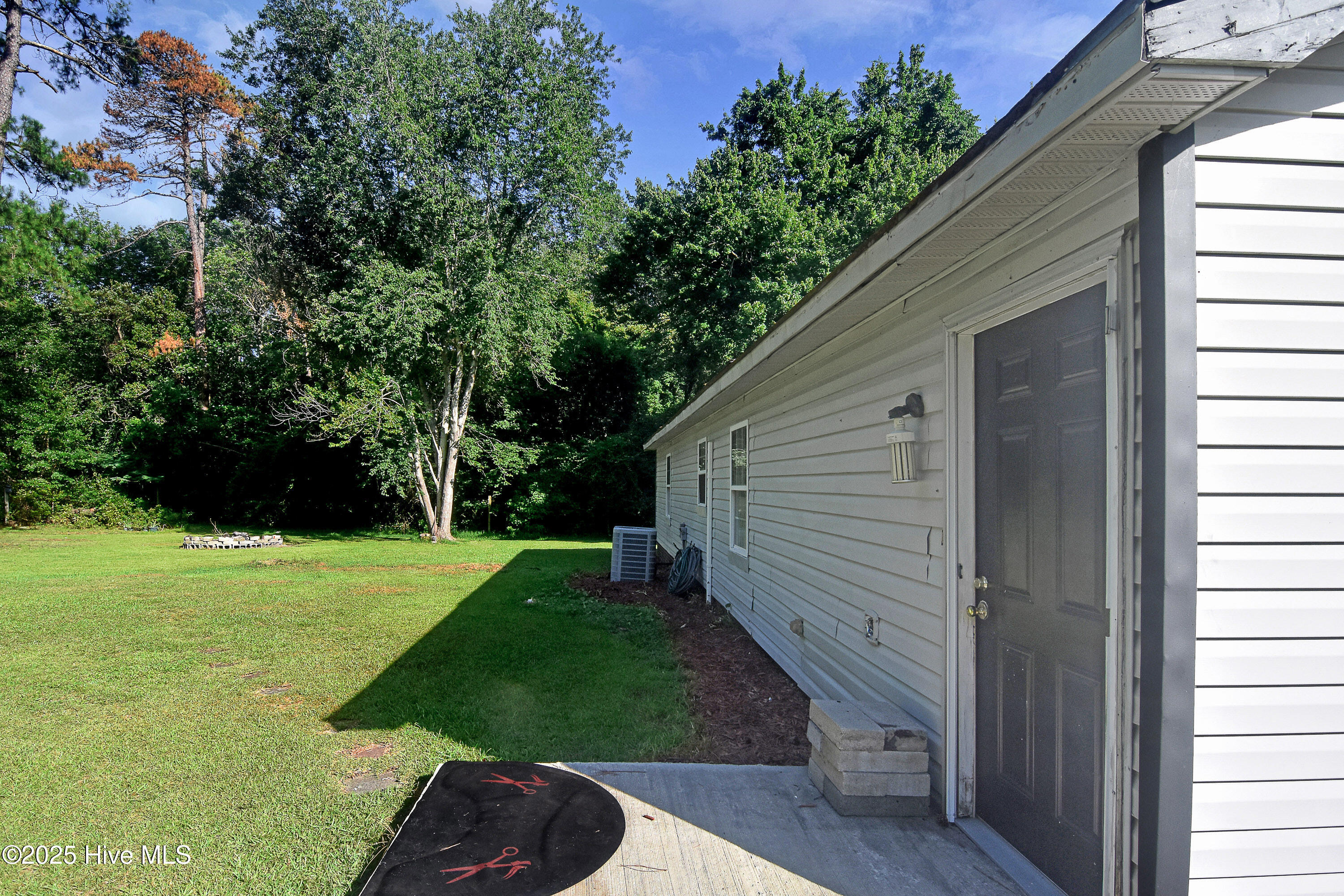 412 Dixon Road New Bern, NC 28560 - Photo 20 of 25 Back
