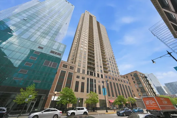 $675,000 | 1111 South Wabash Avenue, Unit 3303, Chicago, IL 60605