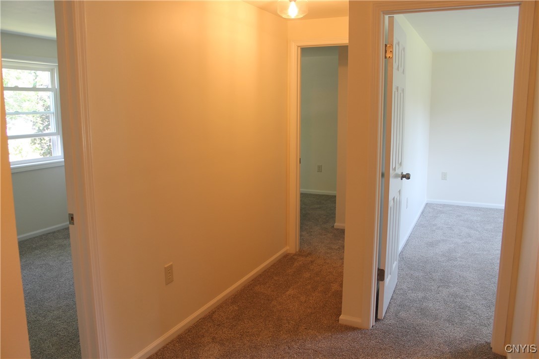 111 Willowcrest Drive Elbridge, NY 13060 - Photo 34 of 44 Hallway
