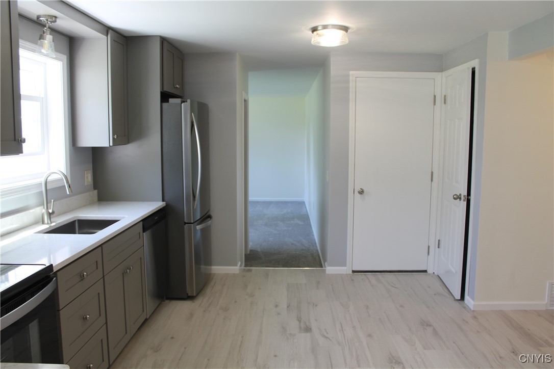 111 Willowcrest Drive Elbridge, NY 13060 - Photo 6 of 44 Kitchen