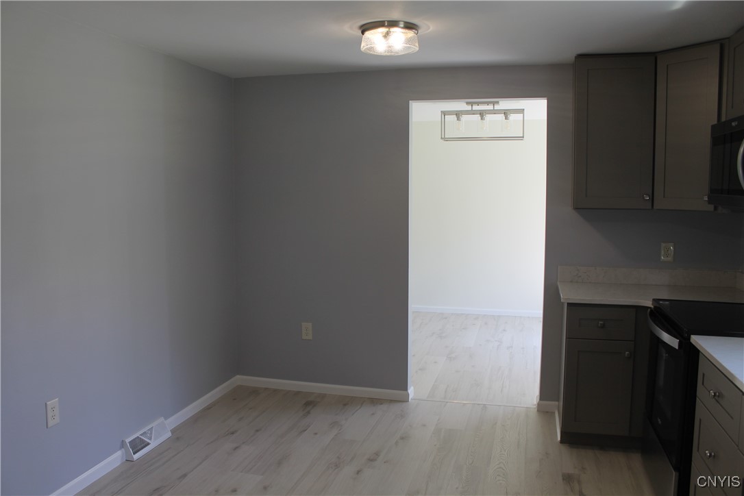 111 Willowcrest Drive Elbridge, NY 13060 - Photo 8 of 44 Kitchen