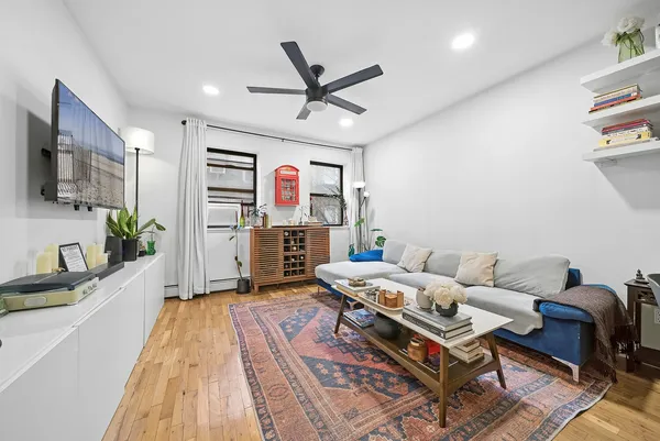$645,000 | 319 East 105th Street, Unit 4D | East Harlem