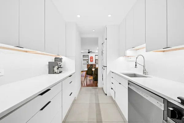 $645,000 | 319 East 105th Street, Unit 4D | East Harlem