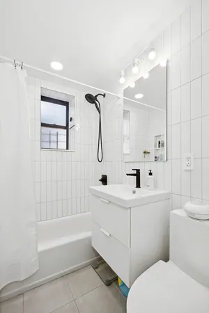 $645,000 | 319 East 105th Street, Unit 4D | East Harlem