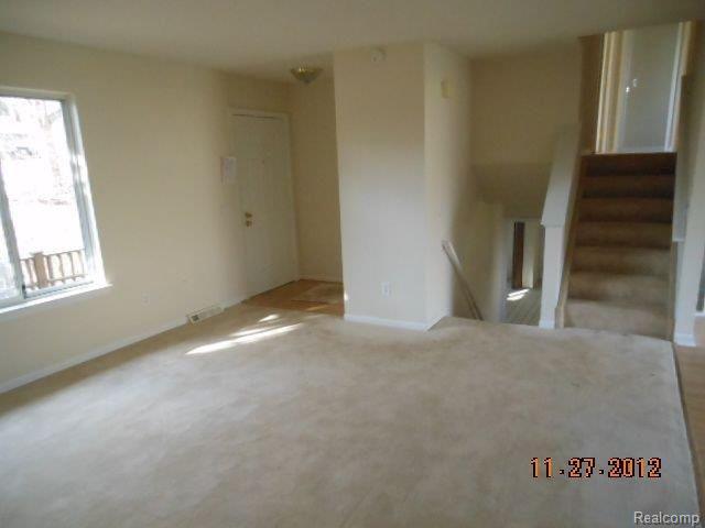6616 Walters Road Clarkston, MI 48346 - Photo 6 of 11 LIVING RM.jpg