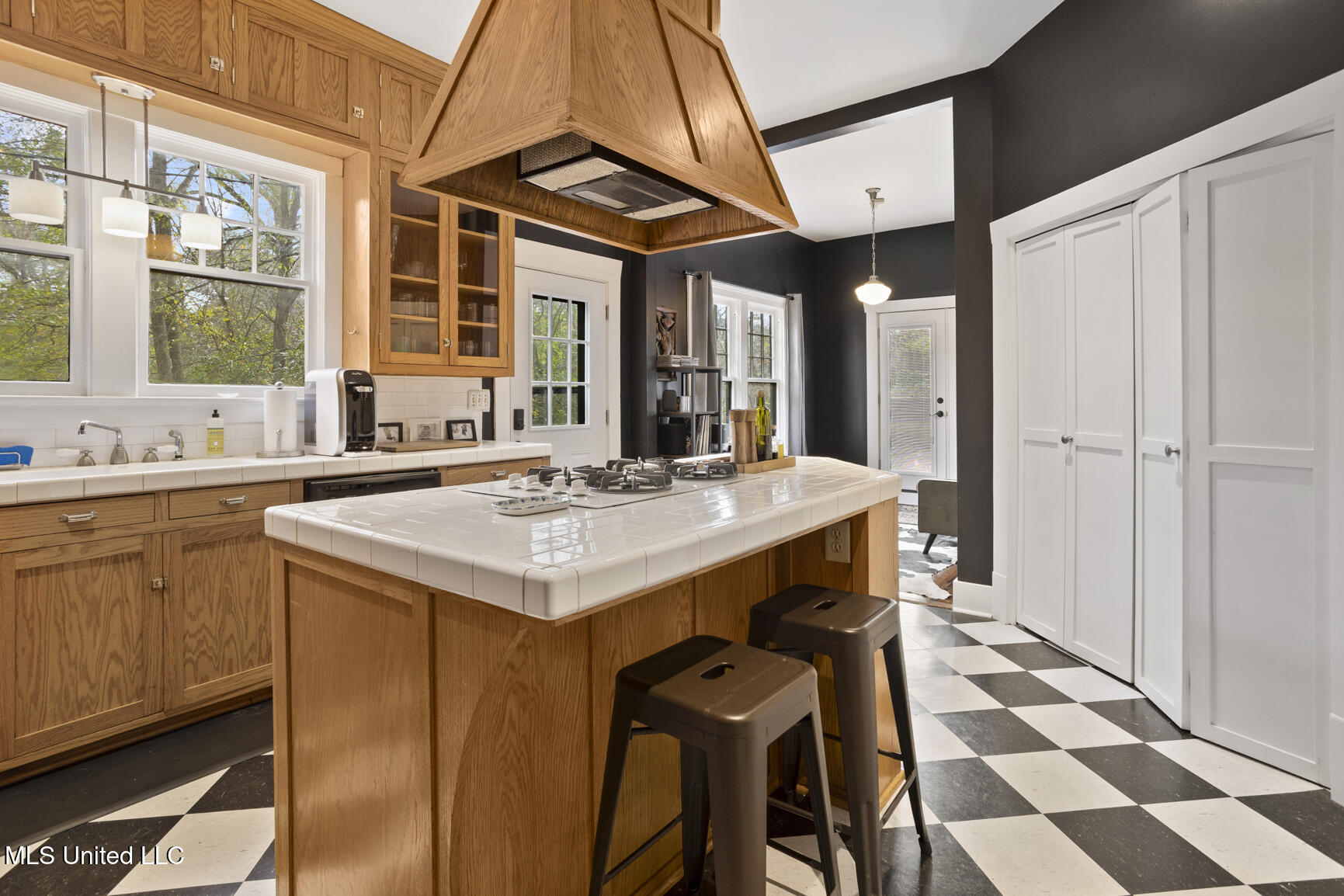 1417 Poplar Boulevard Jackson, MS 39202 - Photo 34 of 48 1417 Poplar-20