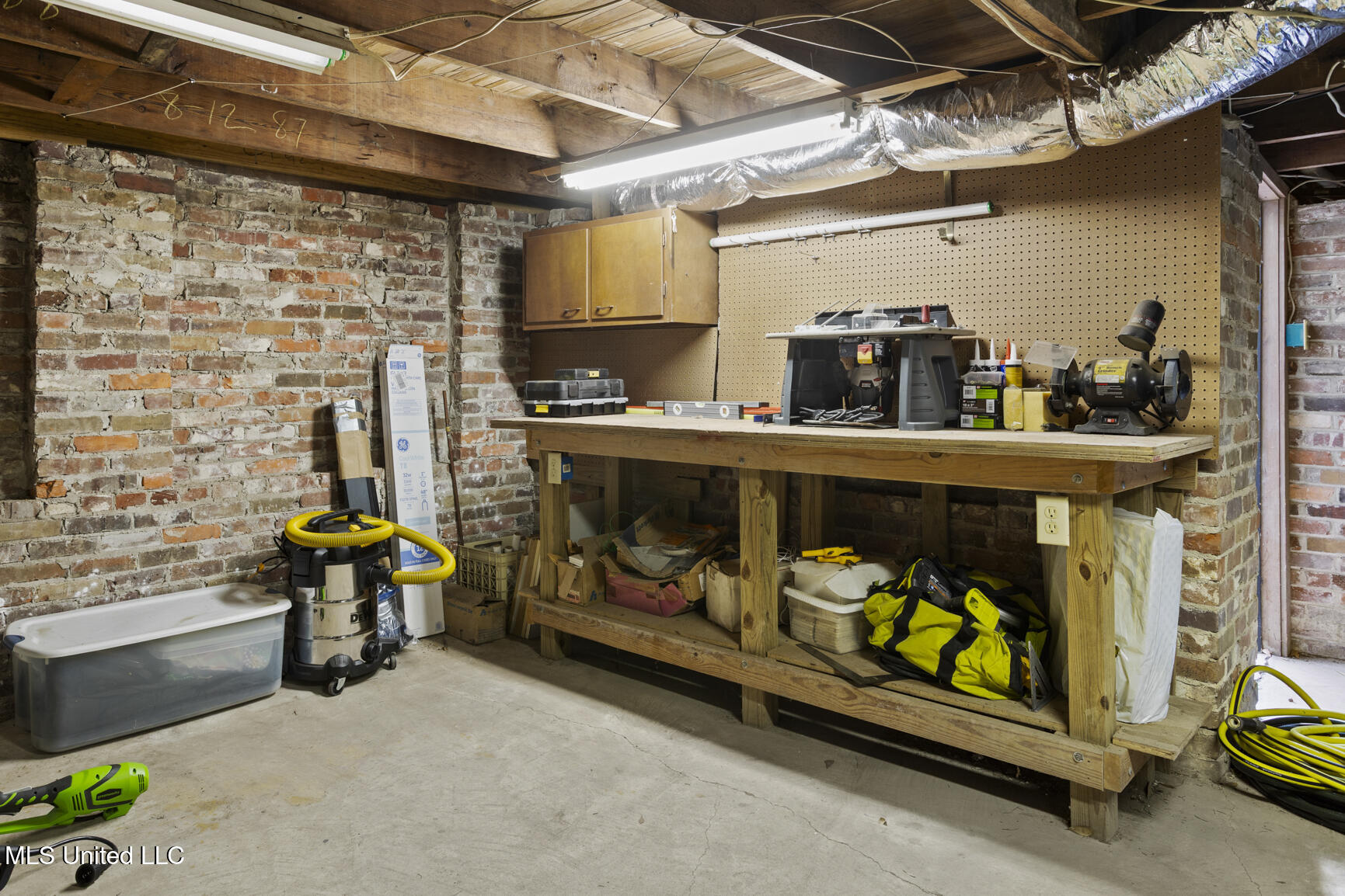 1417 Poplar Boulevard Jackson, MS 39202 - Photo 9 of 48 1417 Poplar-48