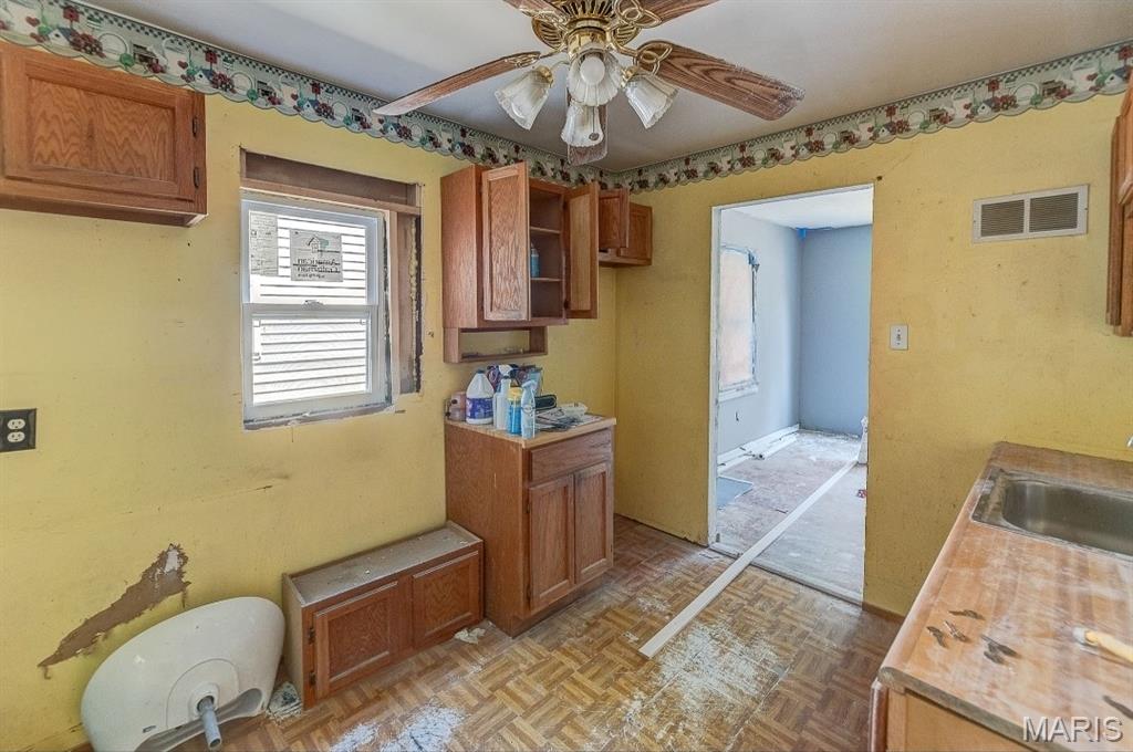 200 Sering Avenue Alton, IL 62002 - Photo 4 of 8