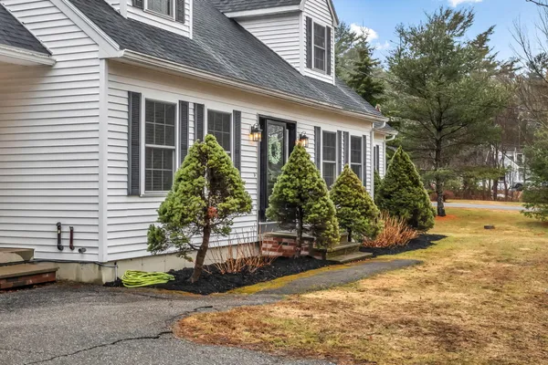 $729,000 | 12 Surrey Lane, Hampden, ME 04444