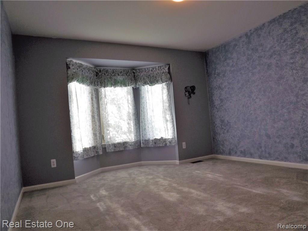 45276 Hanford Road Canton, MI 48187 - Photo 28 of 34 DSCF3508.JPG