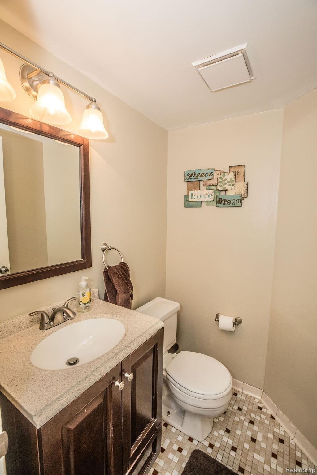 41711 Utica Road Sterling Heights, MI 48313 - Photo 41 of 65 7E8A1519.jpg