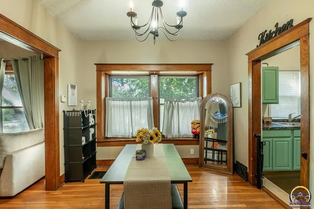 $136,900 | 917 Southwest Warren Avenue, Topeka, KS 66606