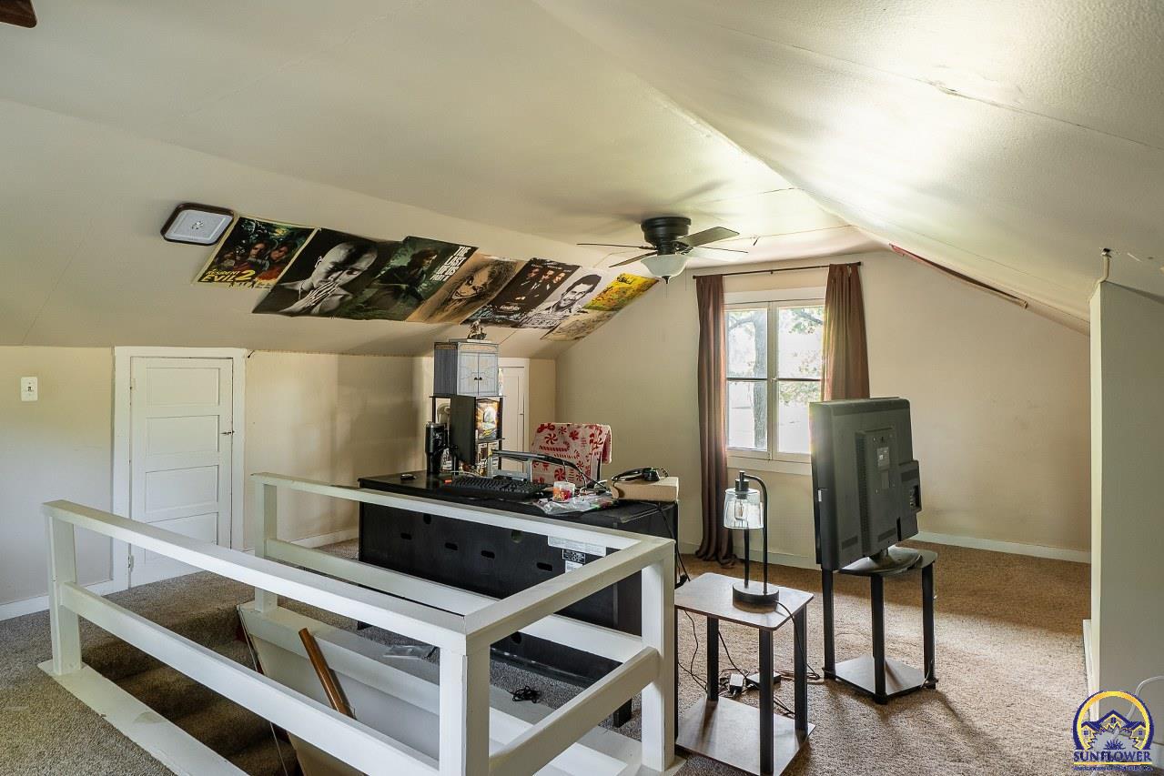 917 Southwest Warren Avenue Topeka, KS 66606 - Photo 21 of 35